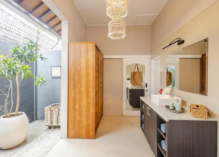 6br Luxe Pool Group Escape