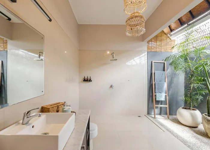 Villa 6br Luxe Pool Group Escape Seminyak